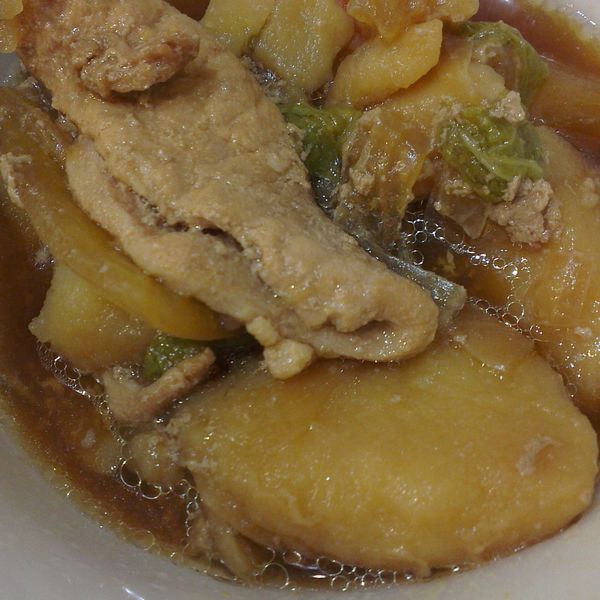 [電鍋]馬鈴薯燉肉 : 老皮一起做