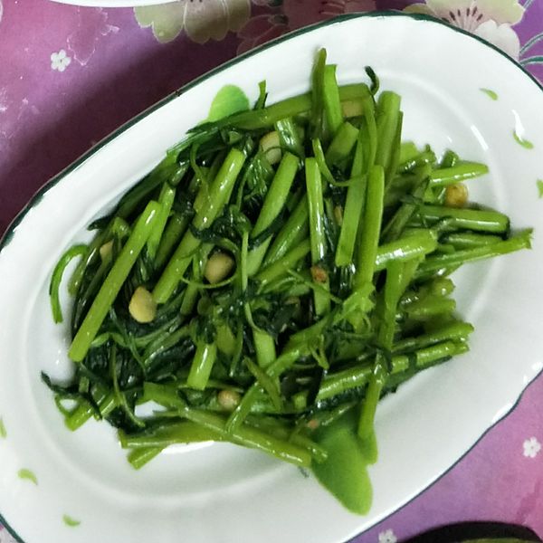 清炒空心菜 : 晞晞一起做