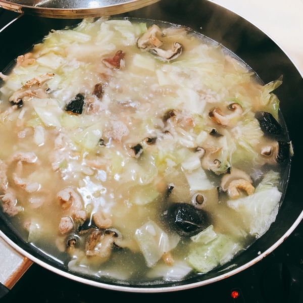香菇高麗菜鹹粥 : 豬豬一起做