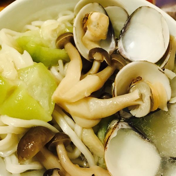 絲瓜蛤蜊麵線：Leah Chen 一起做