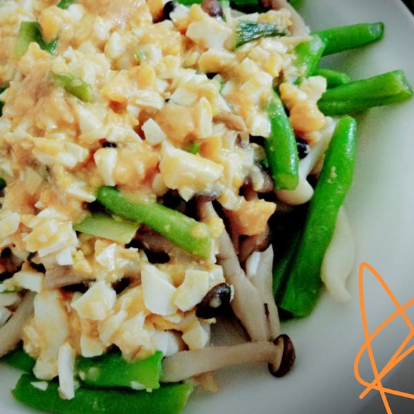 低碳低卡~鹹蛋金沙鴻禧菇：Chia Tzu Chen 一起做