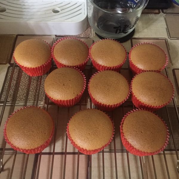 撞牆n次的戚風杯子蛋糕（附失敗案例分析） : May Lin一起做