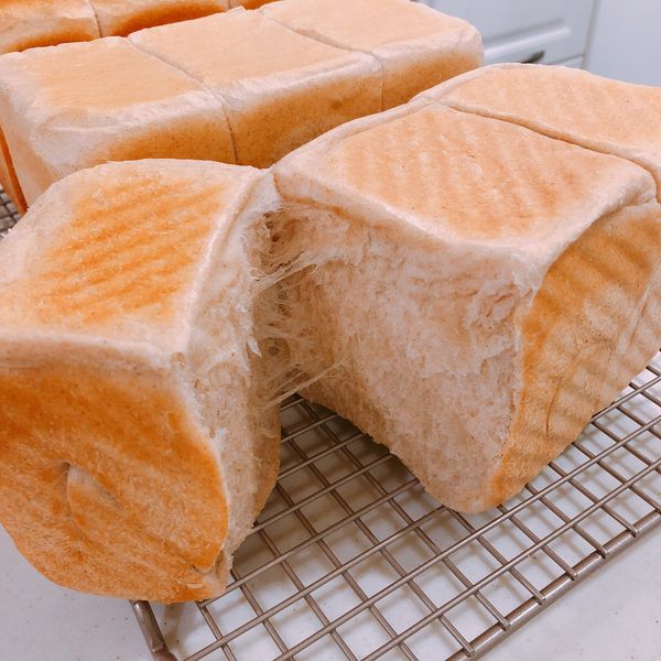 80%水分的全麥醇奶吐司(低溫發酵法) : Ruei一起做