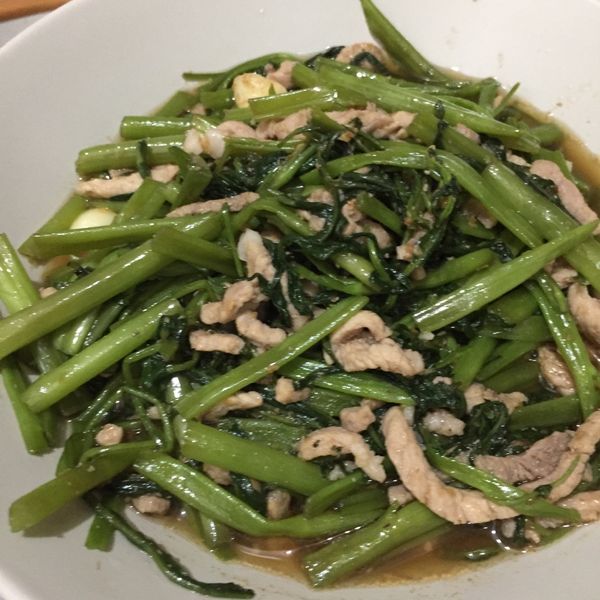 沙茶牛肉空心菜 : Y一起做