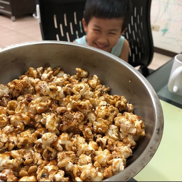 自製焦糖爆米花 : Olinyo Huang一起做