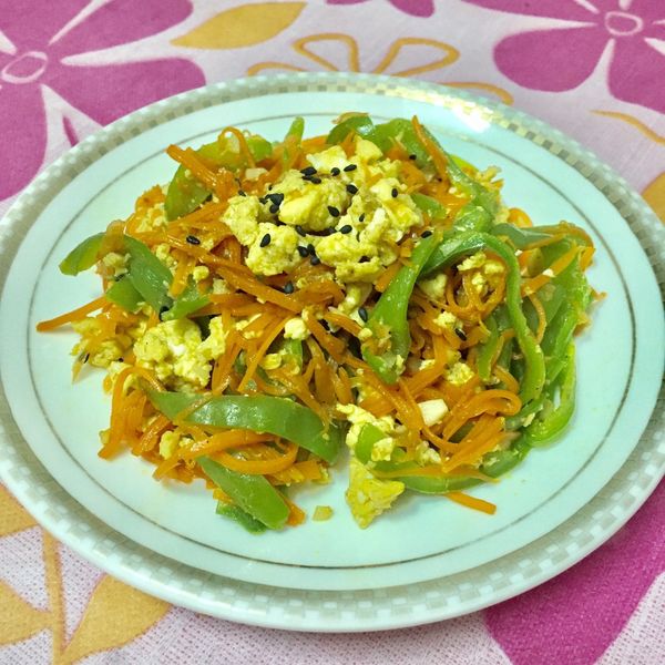 青椒炒蛋：寰寰 一起做