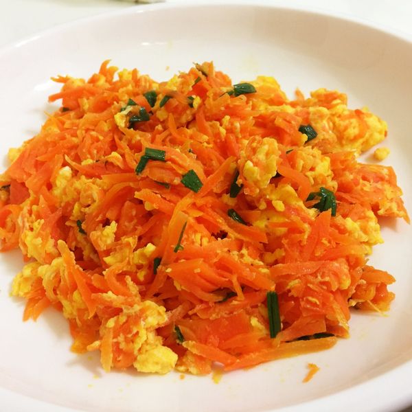 FiFi's Kitchen - 紅蘿蔔絲炒蛋：小試廚房 一起做