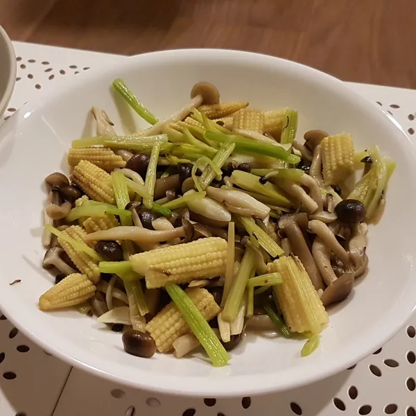 undefined：Alicia Hung 一起做