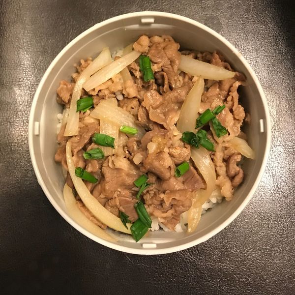 10分鐘料理 - 羊肉蓋飯：廖欣鈴 一起做