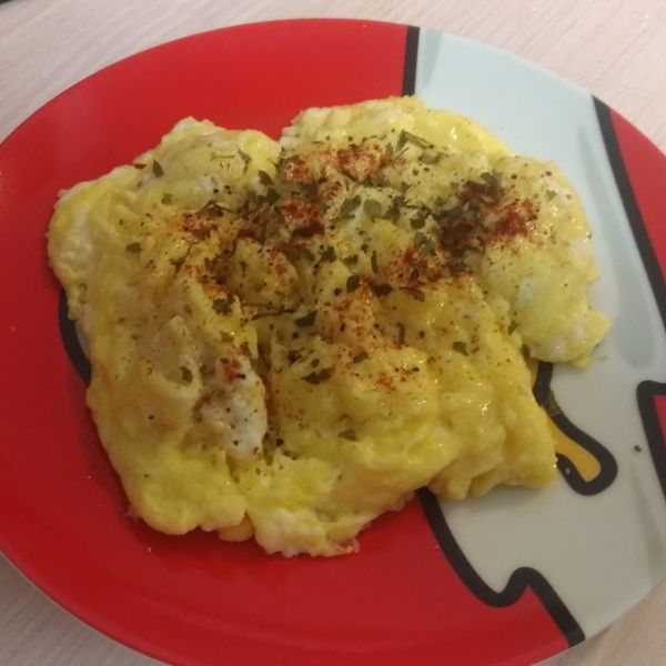 超滑嫩西式炒蛋 : 小黑蚊的創意隨興料理一起做