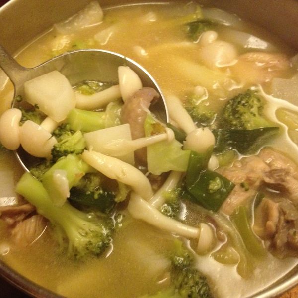 肉桂打噴嚏｜和風味噌雞肉菇菇湯：Linda 一起做