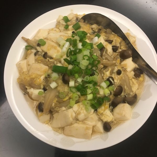 鴻禧菇滑蛋燴豆腐 : 小妡一起做