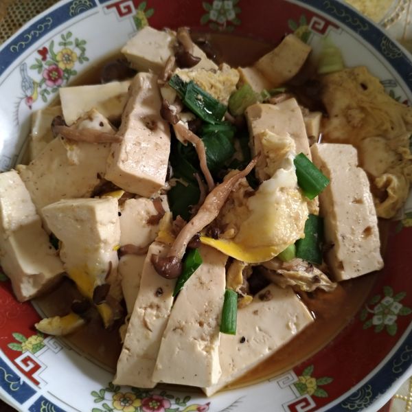 鴻禧菇滑蛋燴豆腐 : 羅翊妗一起做