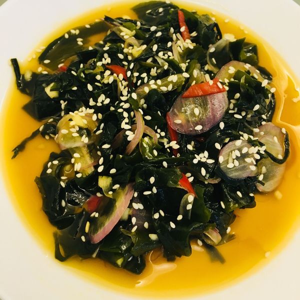 夏日涼拌小菜!香辣洋蔥海帶芽 : Renie Wei一起做