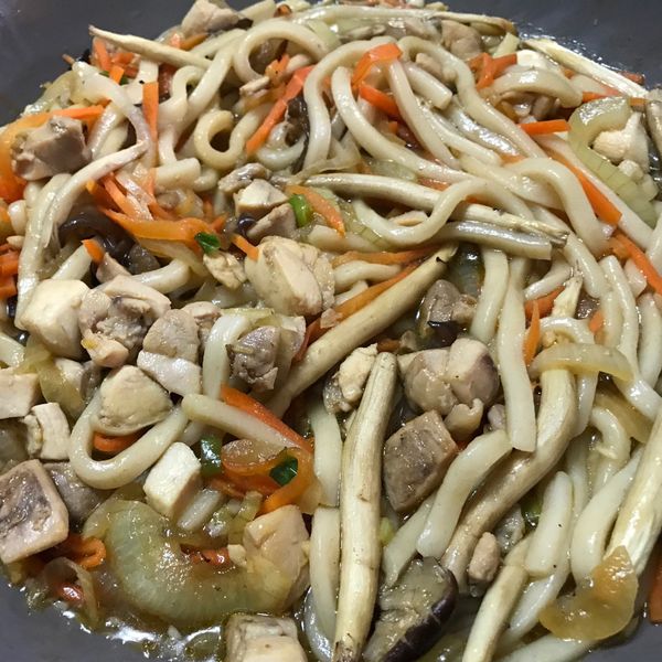 日式居酒屋風--雞肉炒烏龍麵:Helen 一起做