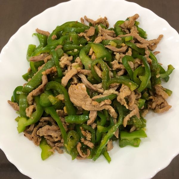 青椒炒肉絲～超簡單三步驟家常菜：TC 一起做