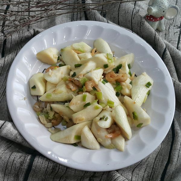 蝦米香炒茭白筍《茭白筍7》:ivy 一起做