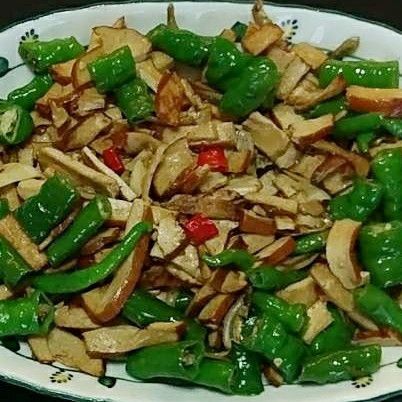 糯米椒豆乾炒小魚乾：劉敏慧 一起做