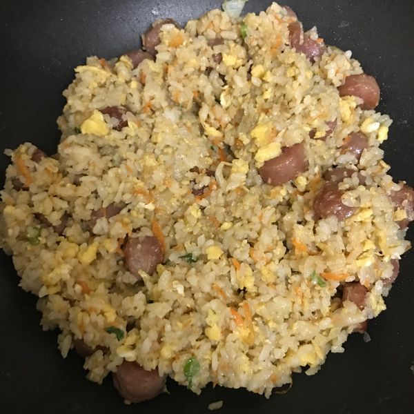 香腸蛋炒飯～15分鐘快速上桌🥄 : 小0米一起做