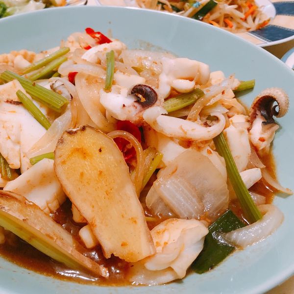 熱炒店下酒菜～沙茶芹菜炒花枝 : YU廚娘上菜👌I’m yumi一起做