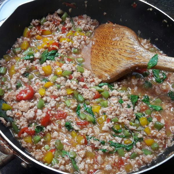 簡易版👌泰式打拋豬 : 林信一起做