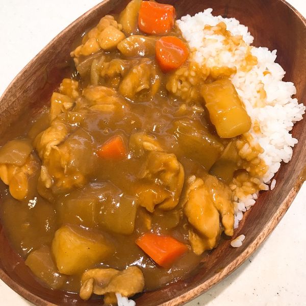 咖哩雞腿肉飯：Chung Hui Lee 一起做