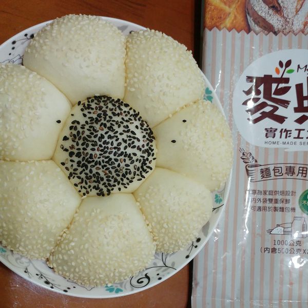 電子鍋麵包三部曲-芝麻堡堡【麥典】：培培 一起做