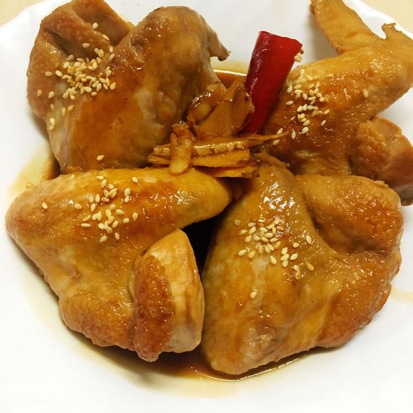 吮指回味 糖醋燒雞翅 : 謝佩真一起做