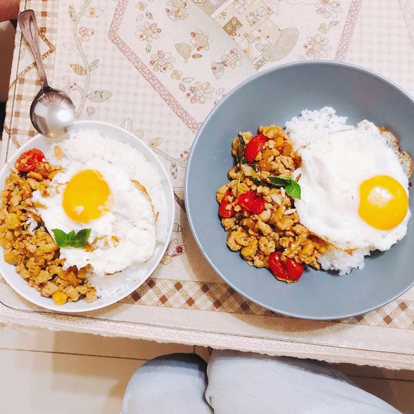 Olivia♥泰式打拋豬肉 : 李泥一起做