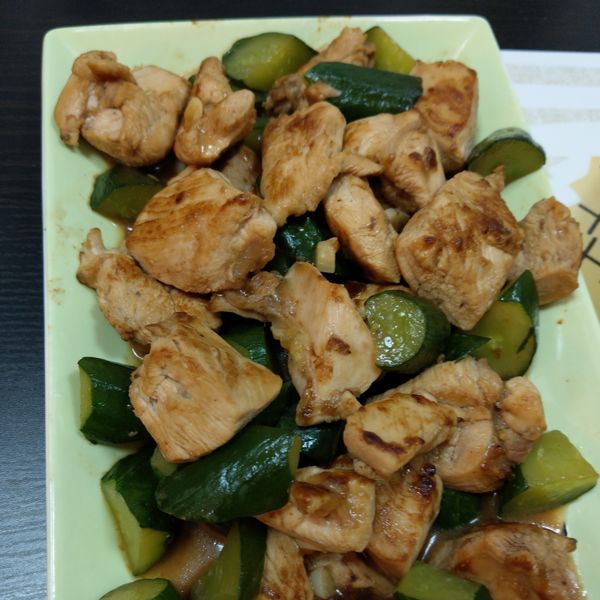 小黃瓜炒雞丁 : Saxon Liao一起做