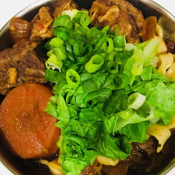 美味到流淚的番茄紅燒牛肉麵 : 施琬純一起做