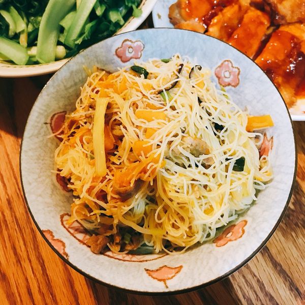 💛金瓜炒米粉💛：寒吉娘 一起做