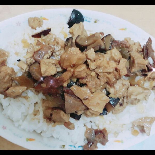 香菇素肉燥 : 天上仙女（吃素多健康）一起做