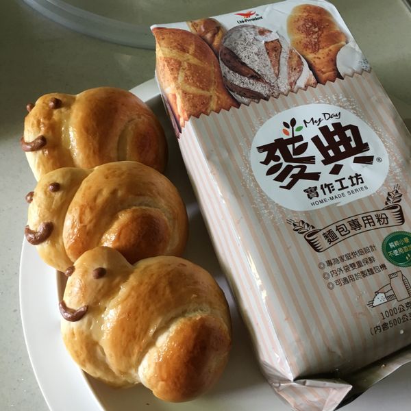 親子烘焙X小蝸牛麵包《麥典麵包專用粉》：賴素華 一起做