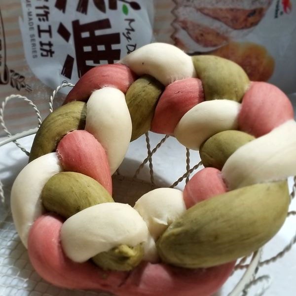 聖誕限定。彩色花圈麵包X麥典麵包專用粉：潔西卡的家常美味 一起做