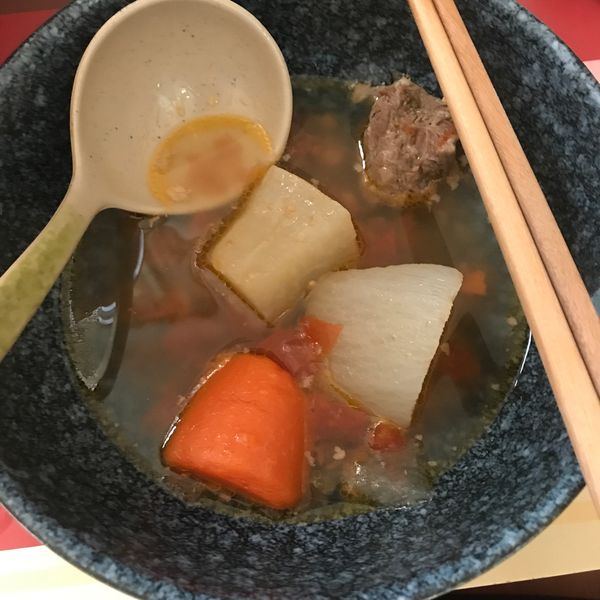 清燉番茄蘿蔔牛肉湯🍅：菁菁 一起做