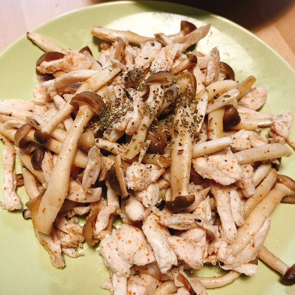 低脂料理《鴻禧菇拌雞絲》：Kelly 一起做