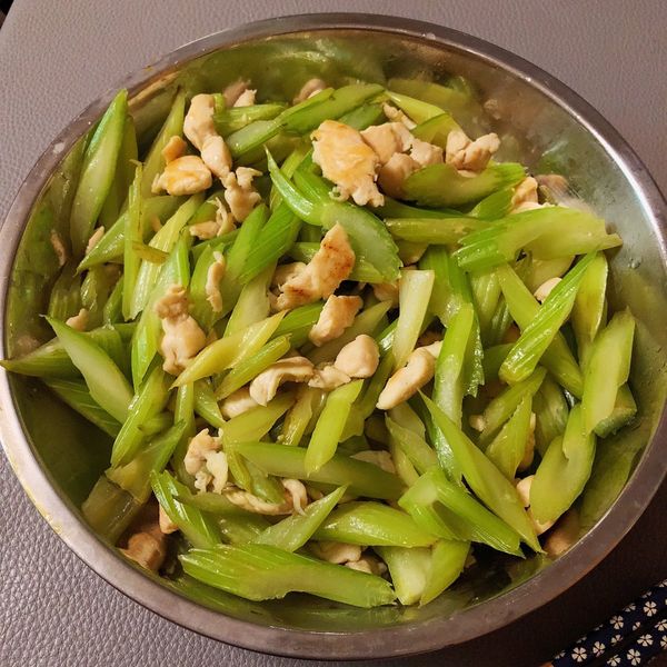 西芹炒雞粒:✨Misa✨ 一起做