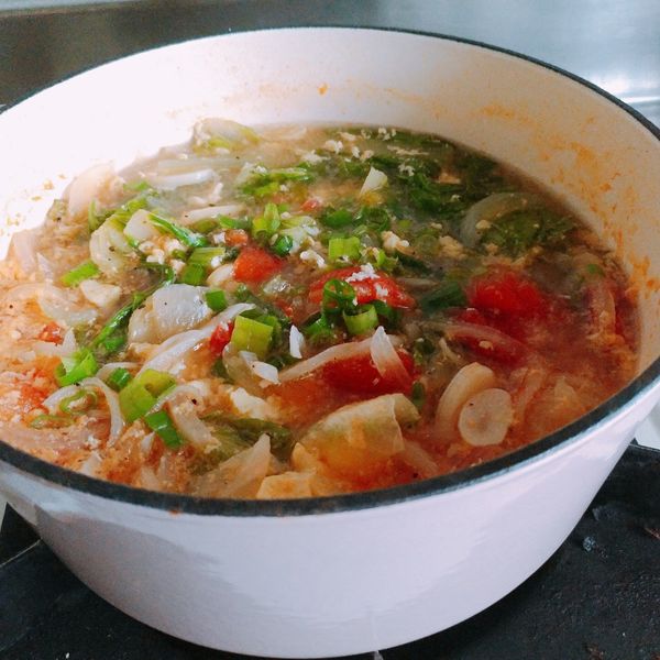 蕃茄洋蔥蛋花湯：料理新手 一起做