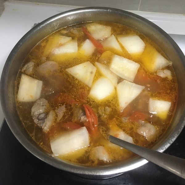 清燉番茄蘿蔔牛肉湯🍅：Pinky Wang 一起做