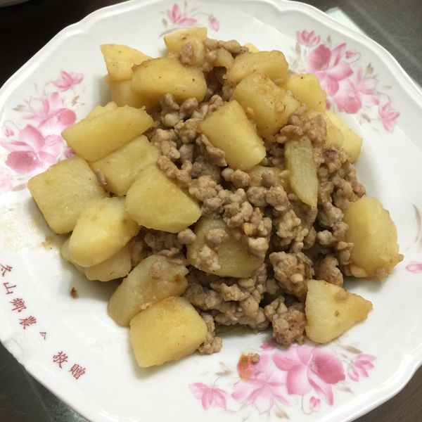 軟綿鹹香∣肉末炒馬鈴薯 : 黃曉菱一起做