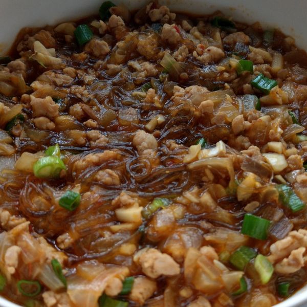 絞肉炒冬粉 : 巴豆妖一起做