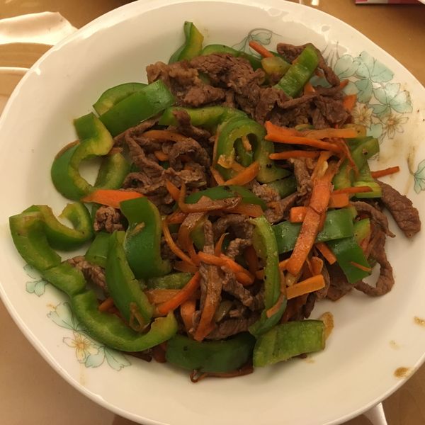 青椒牛肉：妮 一起做