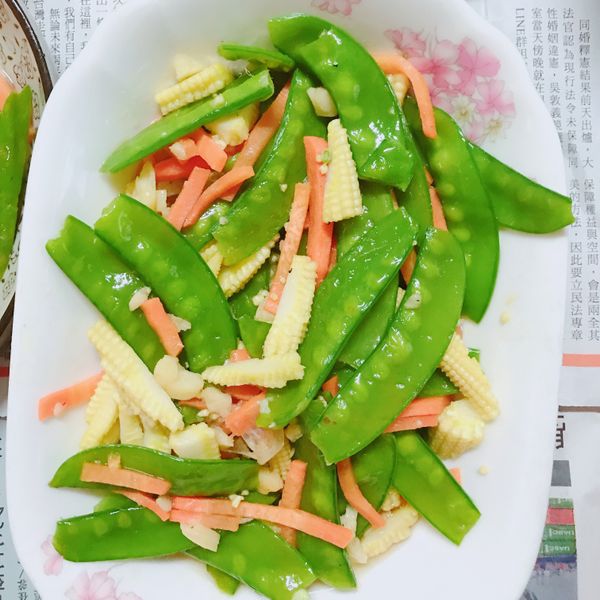 玉米筍炒荷蘭豆 : 林珮雯一起做