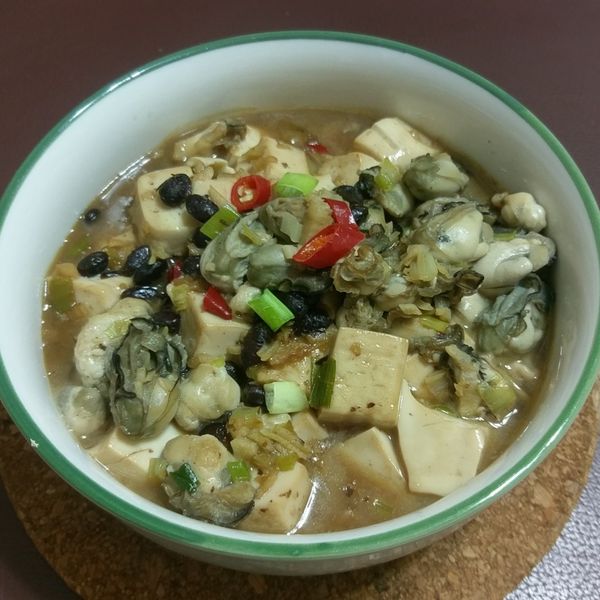 鮮蚵豆腐煲 : 汪一起做