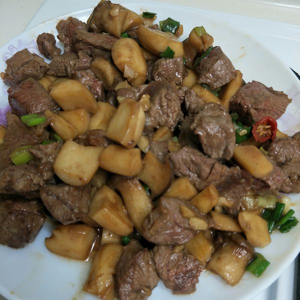 辣炒杏鮑牛肉粒【影片】:歡茄 一起做