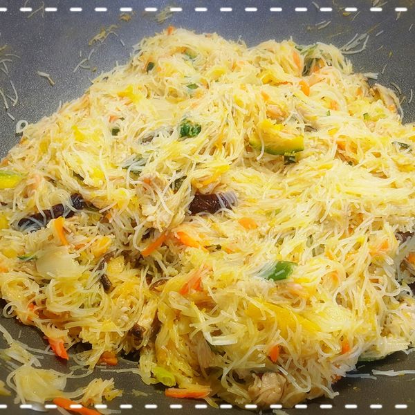 💛金瓜炒米粉💛：Chien Wei 一起做