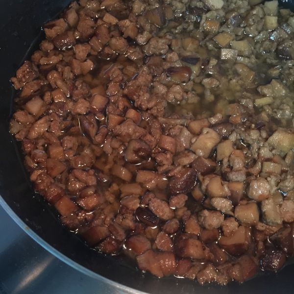 香菇肉燥 : Maying Chung一起做