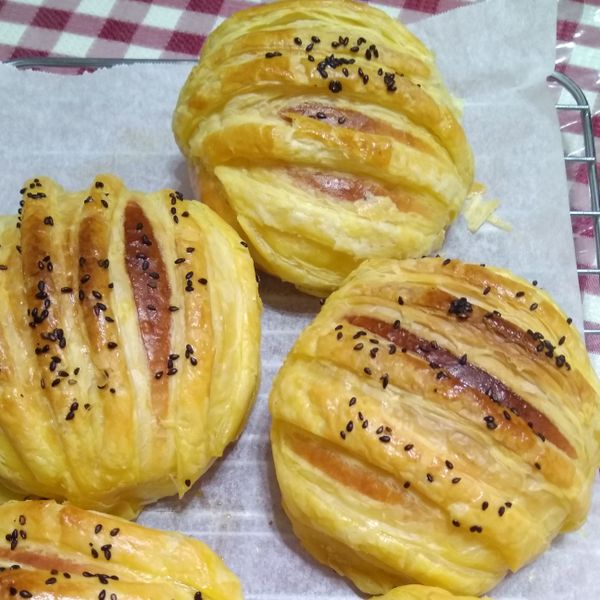 起酥皮肉鬆麵包 : Baolian Yu一起做