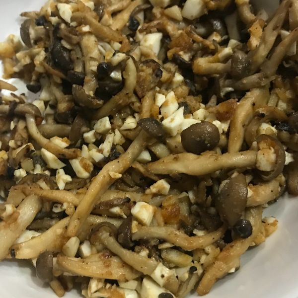 低碳低卡~鹹蛋金沙鴻禧菇：Mimi 一起做